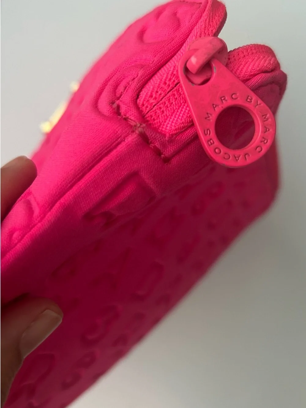 GUC Marc by Marc Jacobs Hot Pink Embossed Laptop/Ipad Sleeve